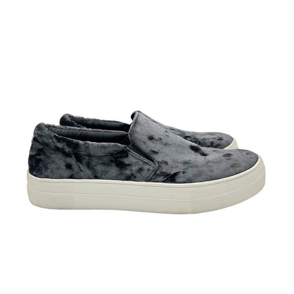 Steve Madden Gema Sneakers Womens Size 8.5 Gray Crush Velvet Slip On Comfy Chic - Picture 1 of 7